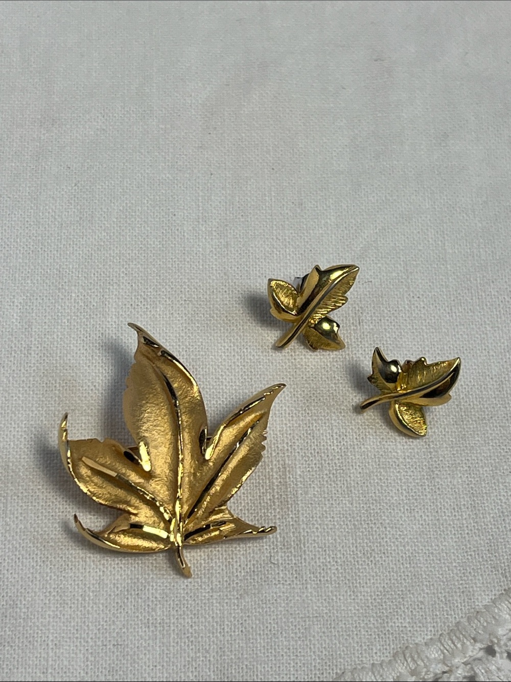 Vintage Avon "Solar Gold" Maple Leaf brooch and pierced earring Demi-Parure